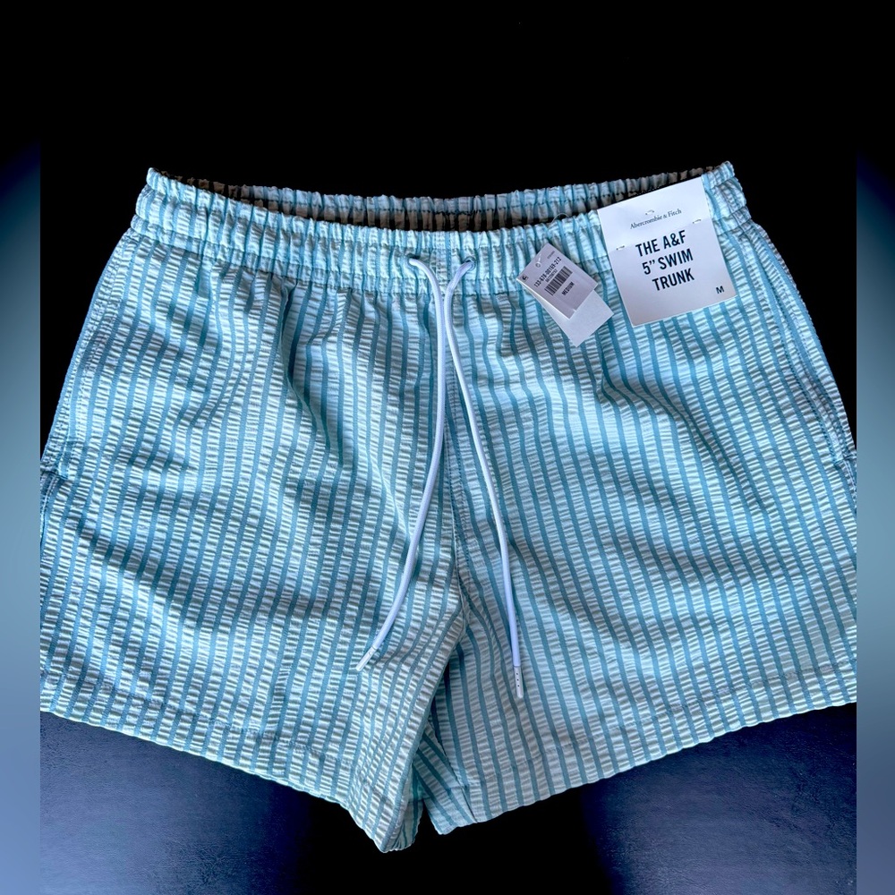 Abercrombie & Fitch 5” Swim Trunks - Size Medium - New with Tags
